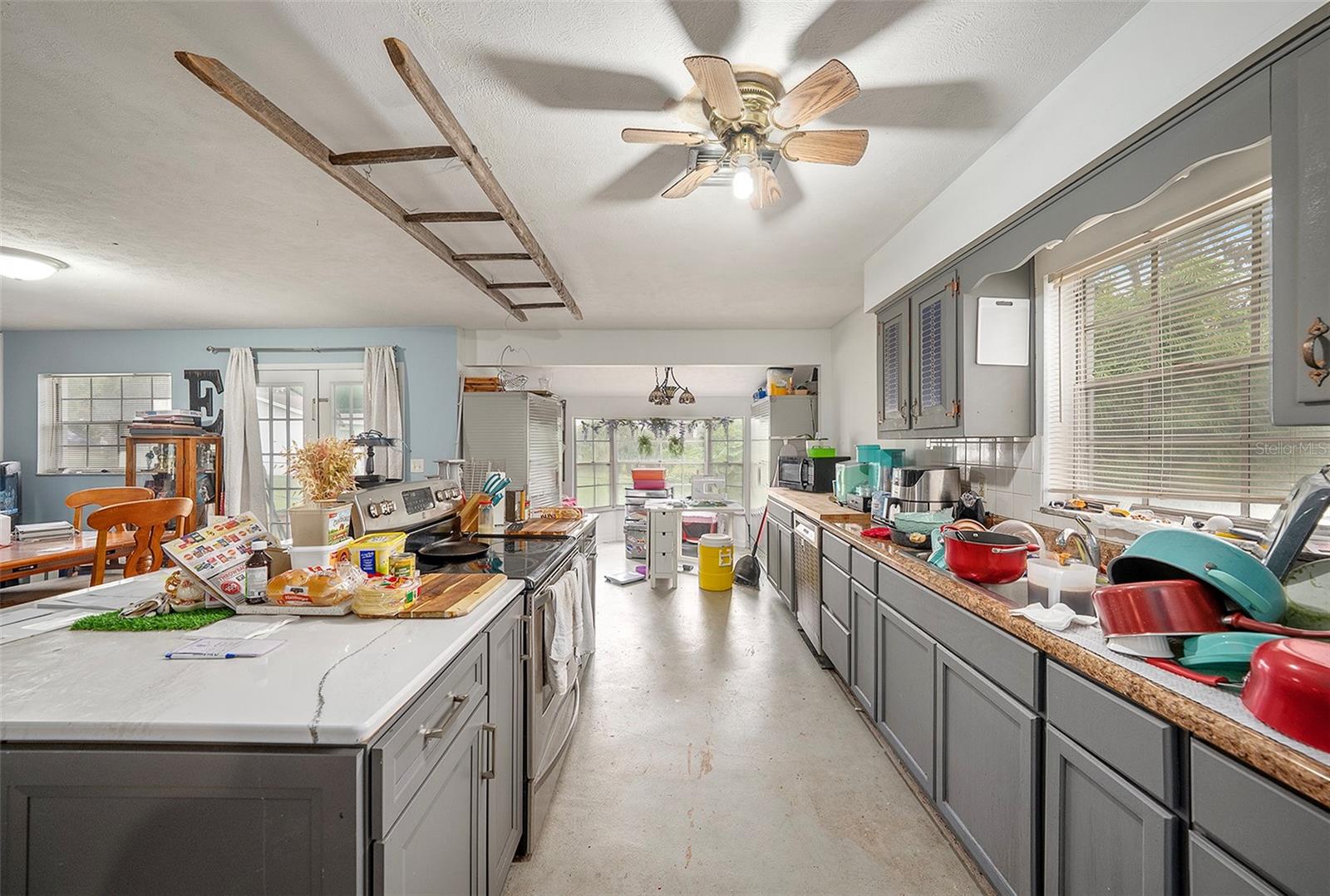 Image 3 of 9 For 37049 Suwanee Way