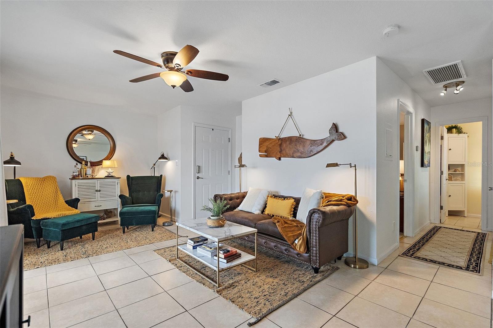 Image 10 of 28 For 105 Pompano Drive Se C