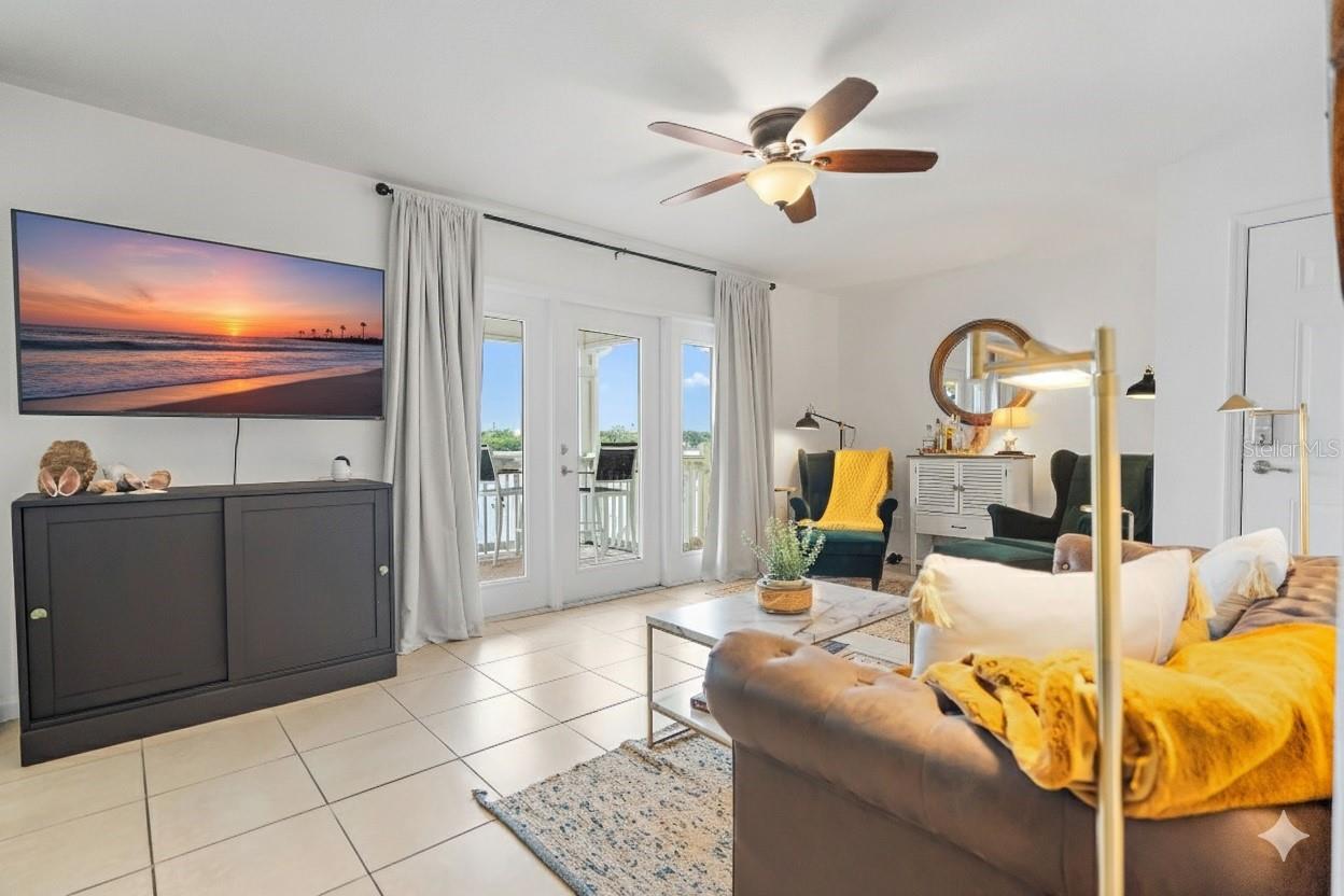 Image 11 of 28 For 105 Pompano Drive Se C