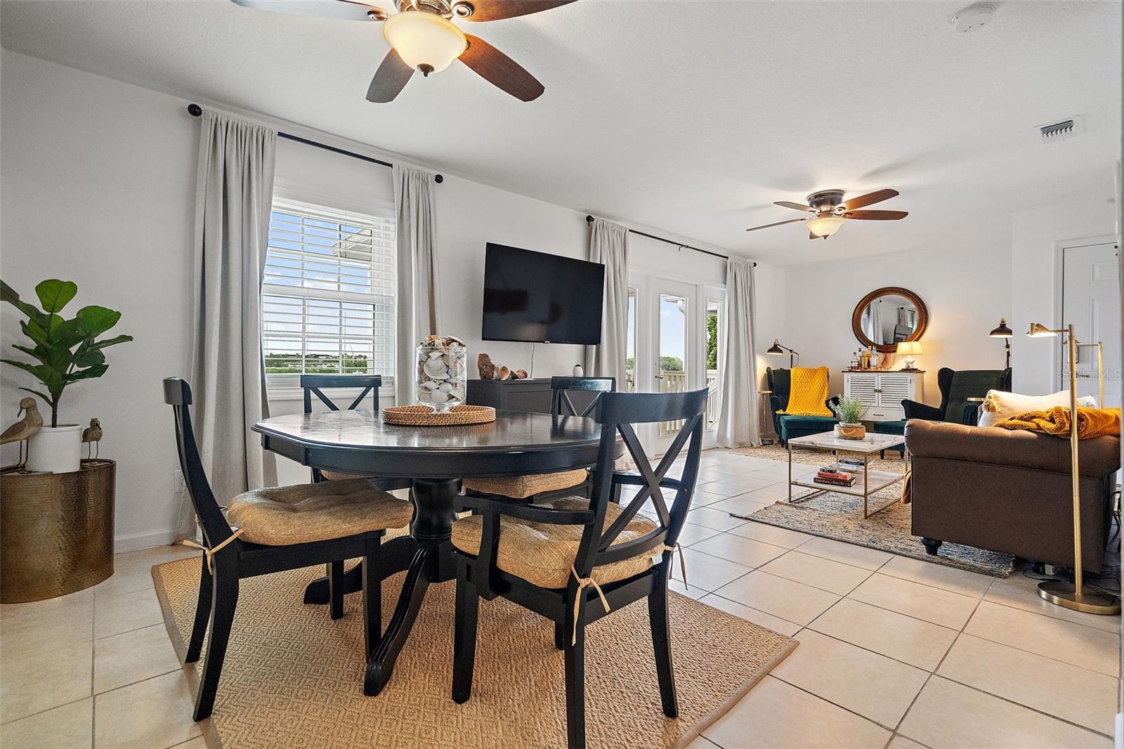 Image 12 of 28 For 105 Pompano Drive Se C