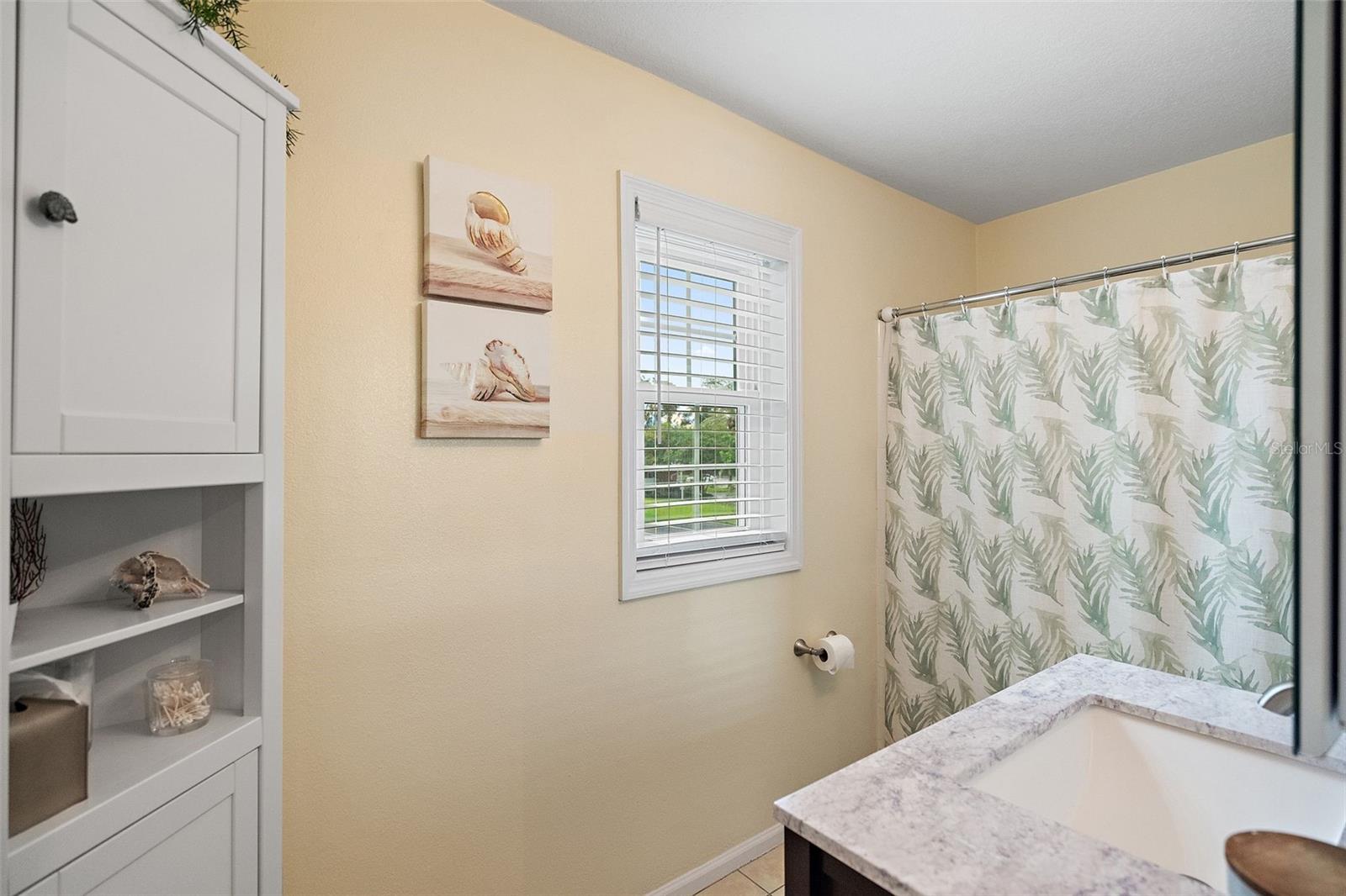 Image 16 of 28 For 105 Pompano Drive Se C