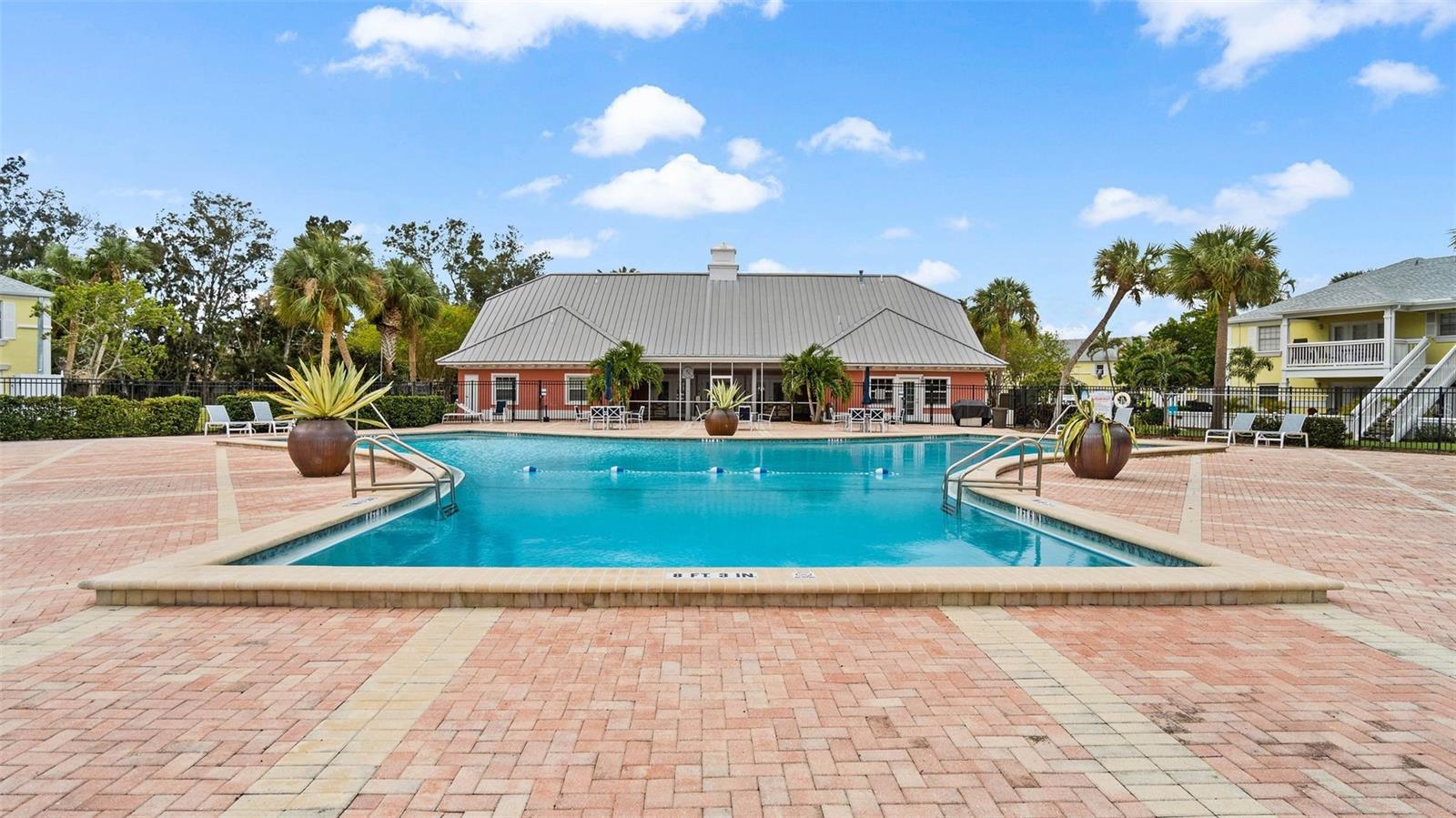 Image 20 of 28 For 105 Pompano Drive Se C