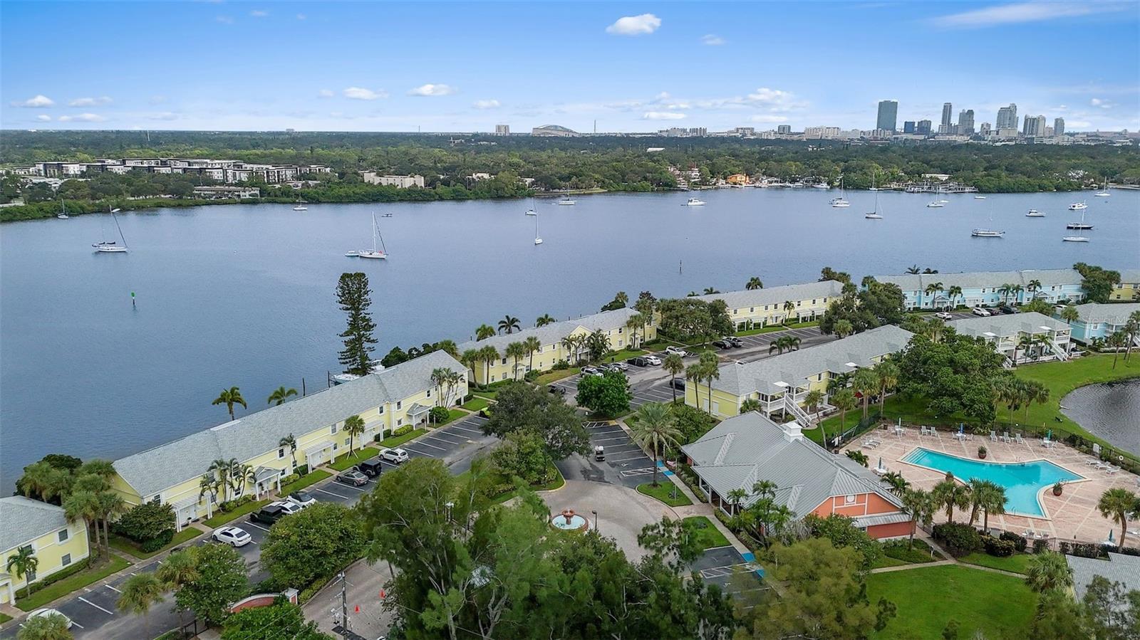 Image 5 of 28 For 105 Pompano Drive Se C