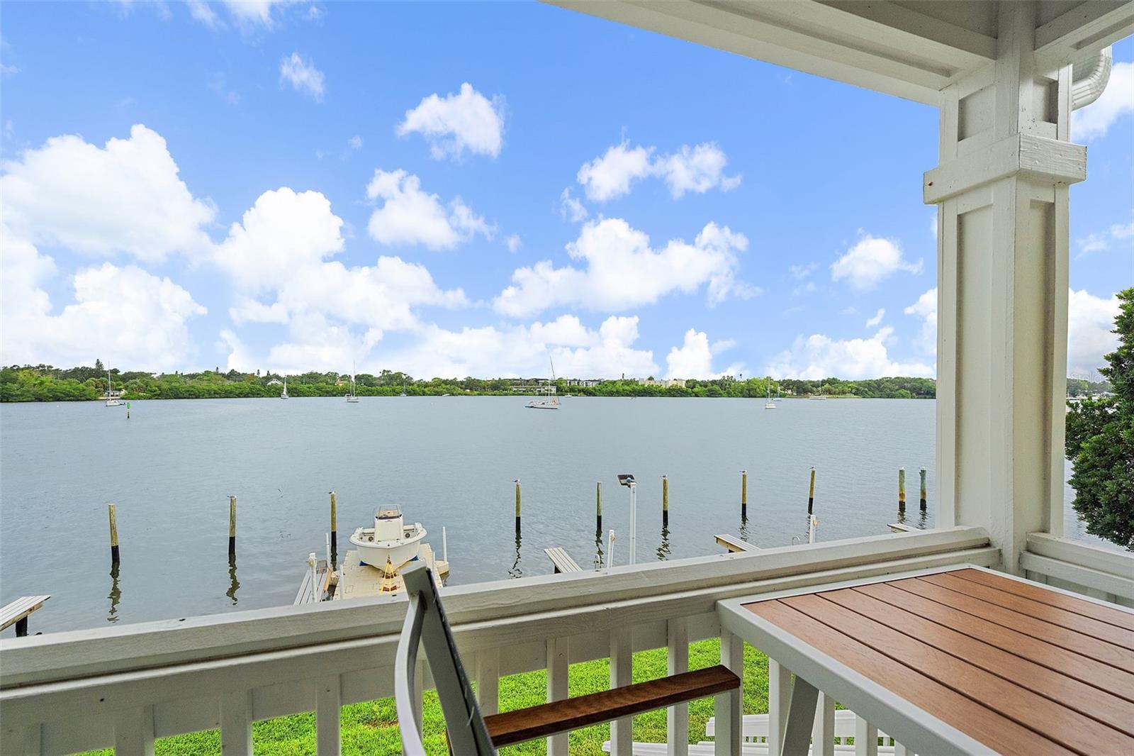 Image 7 of 28 For 105 Pompano Drive Se C