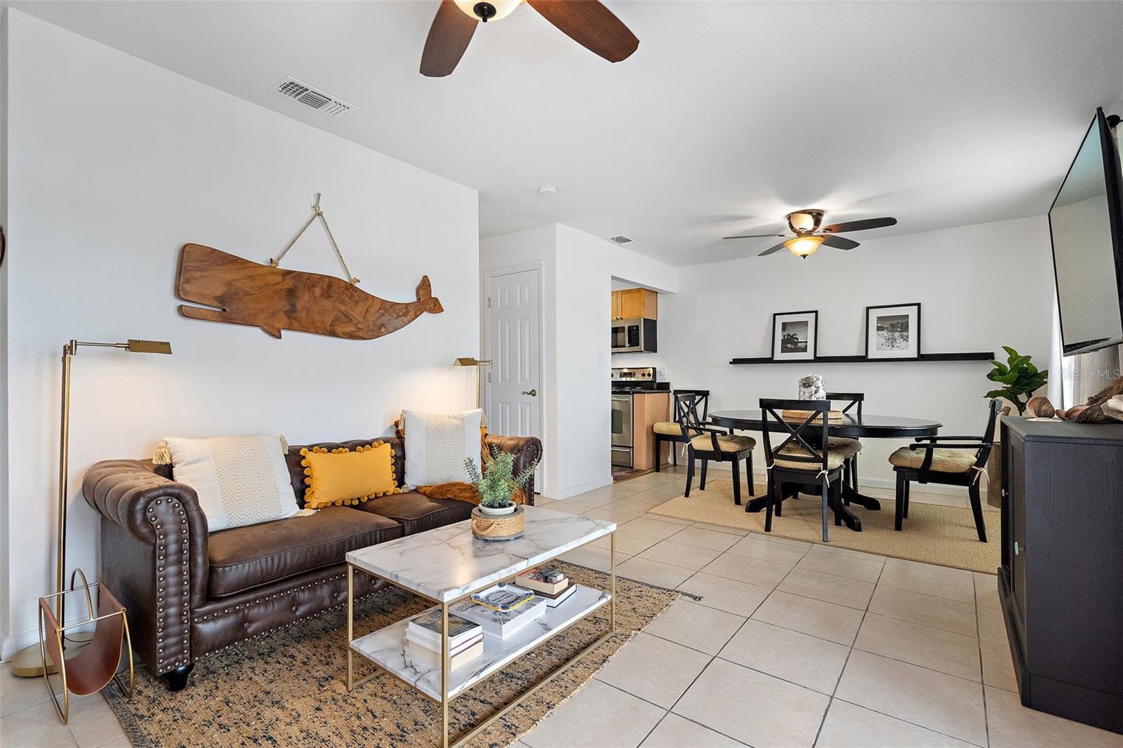 Image 8 of 28 For 105 Pompano Drive Se C