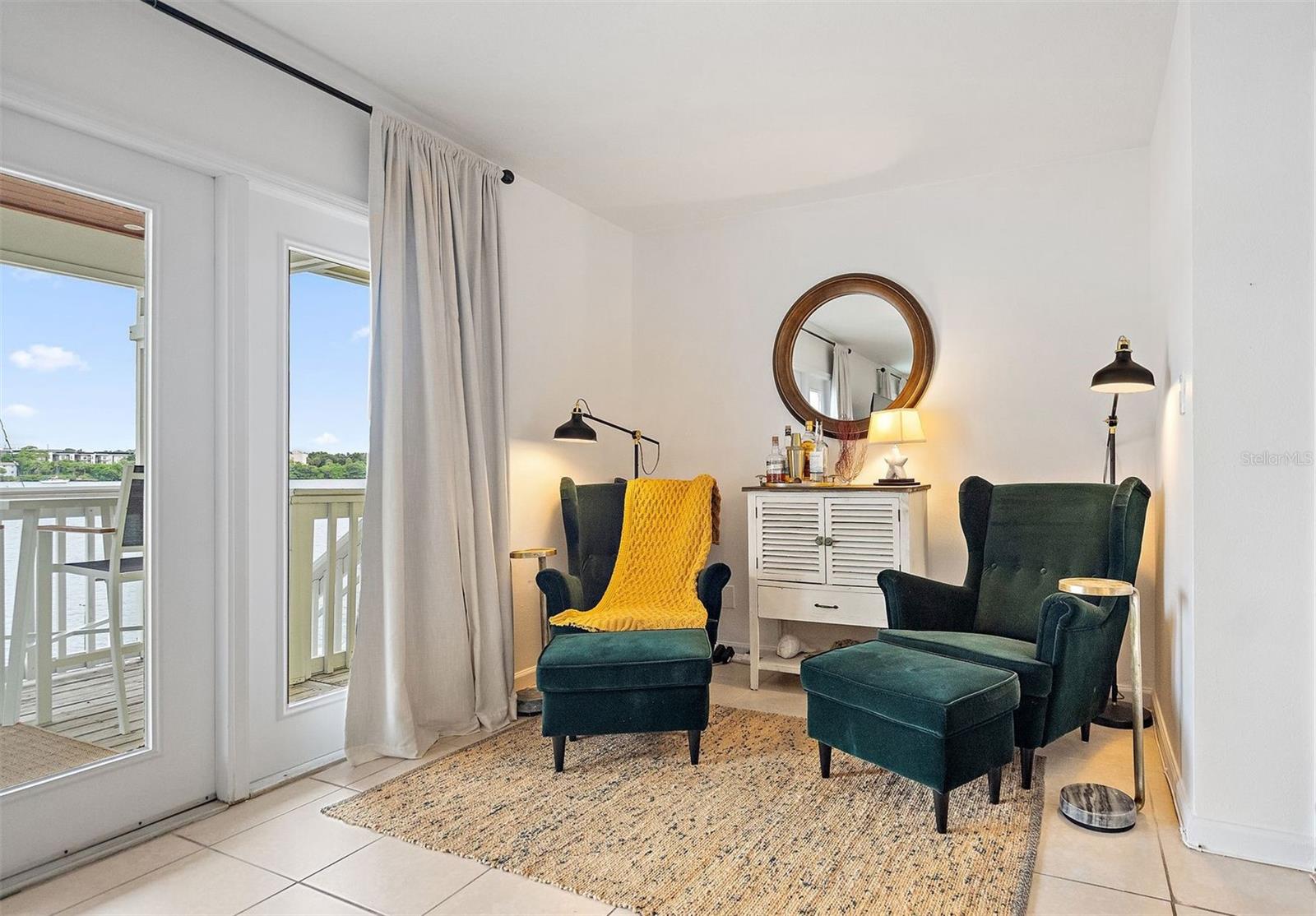 Image 9 of 28 For 105 Pompano Drive Se C