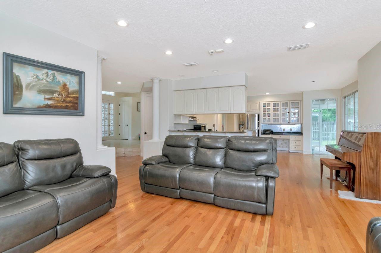 Image 16 of 45 For 13104 Greengage Lane