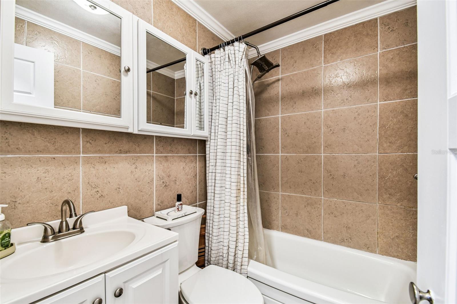 Image 17 of 27 For 719 51st Street N