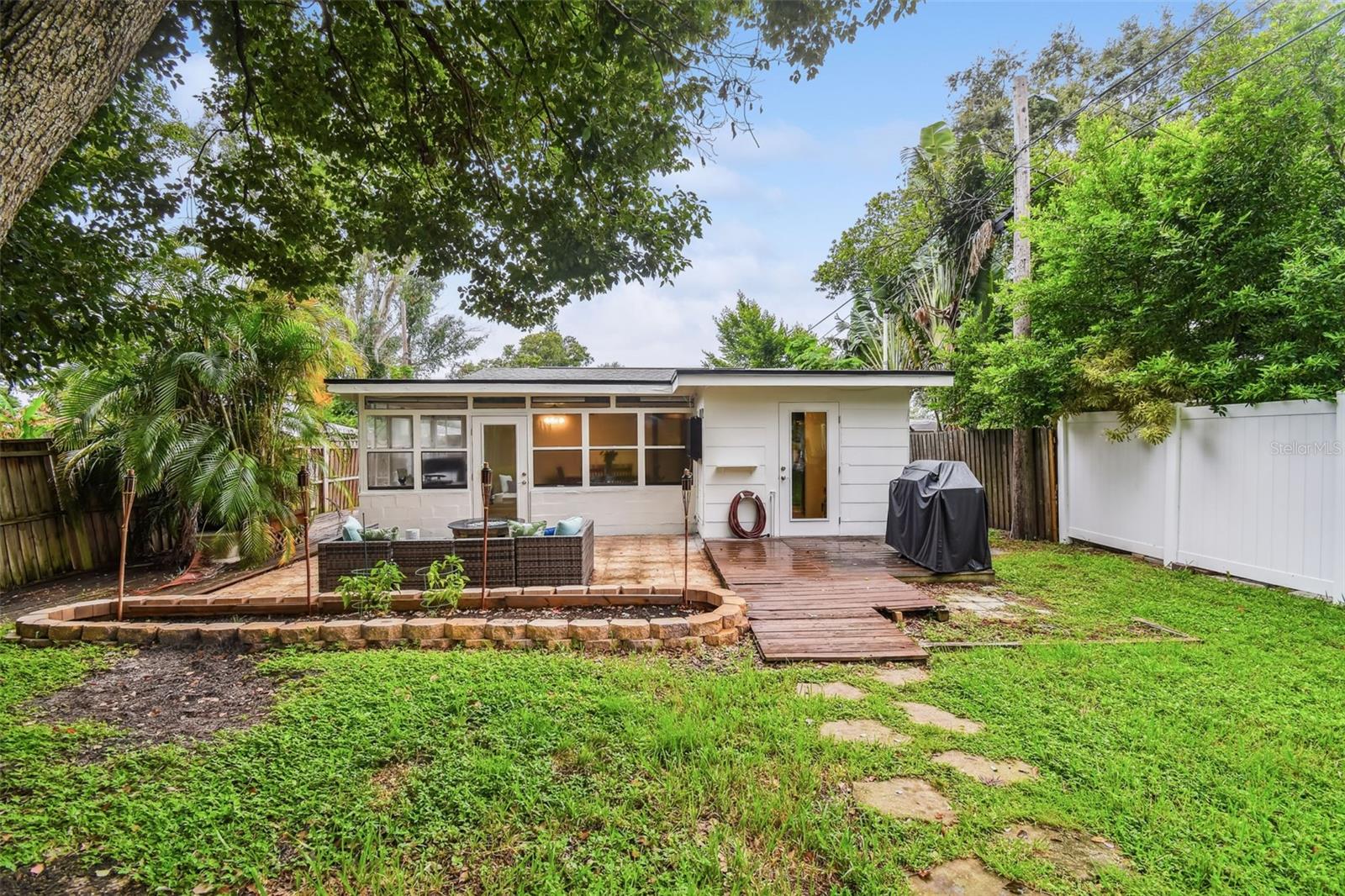 Image 21 of 27 For 719 51st Street N