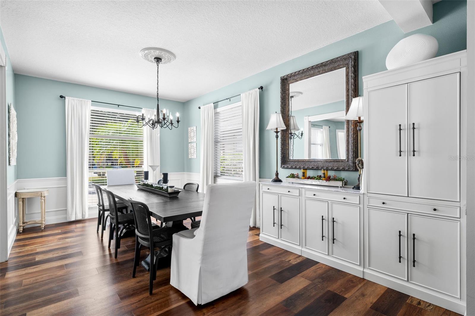 Listing photo id 9 for 4915 Augusta Avenue