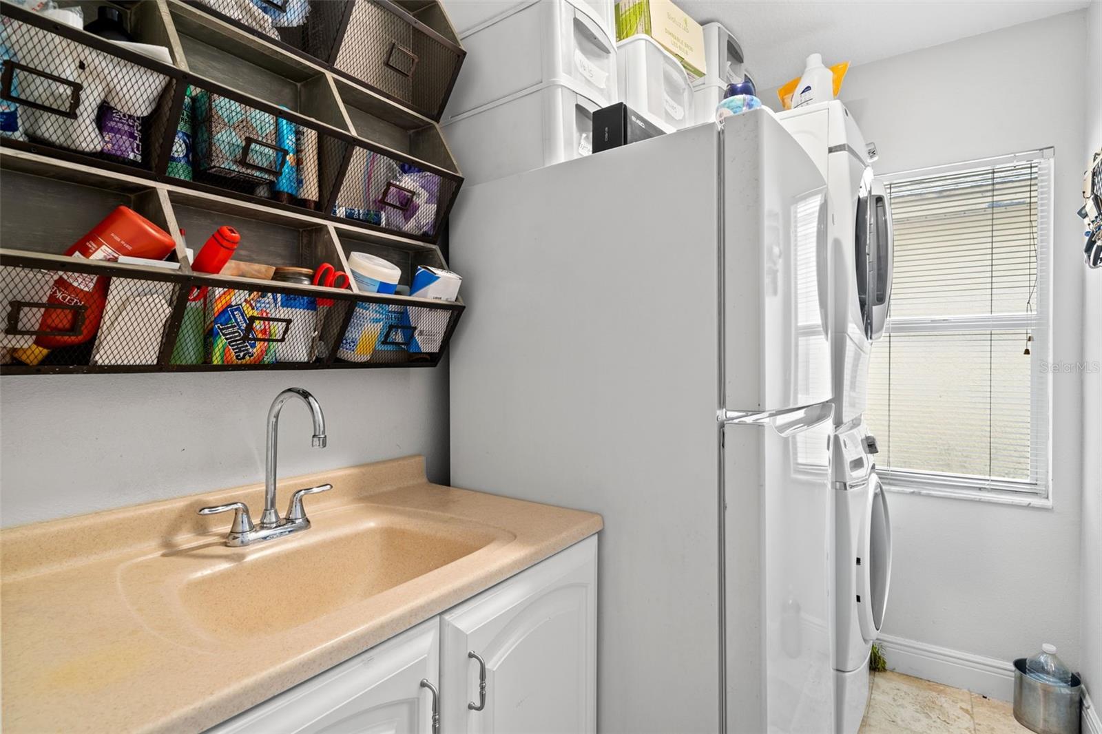 Listing photo id 37 for 4915 Augusta Avenue