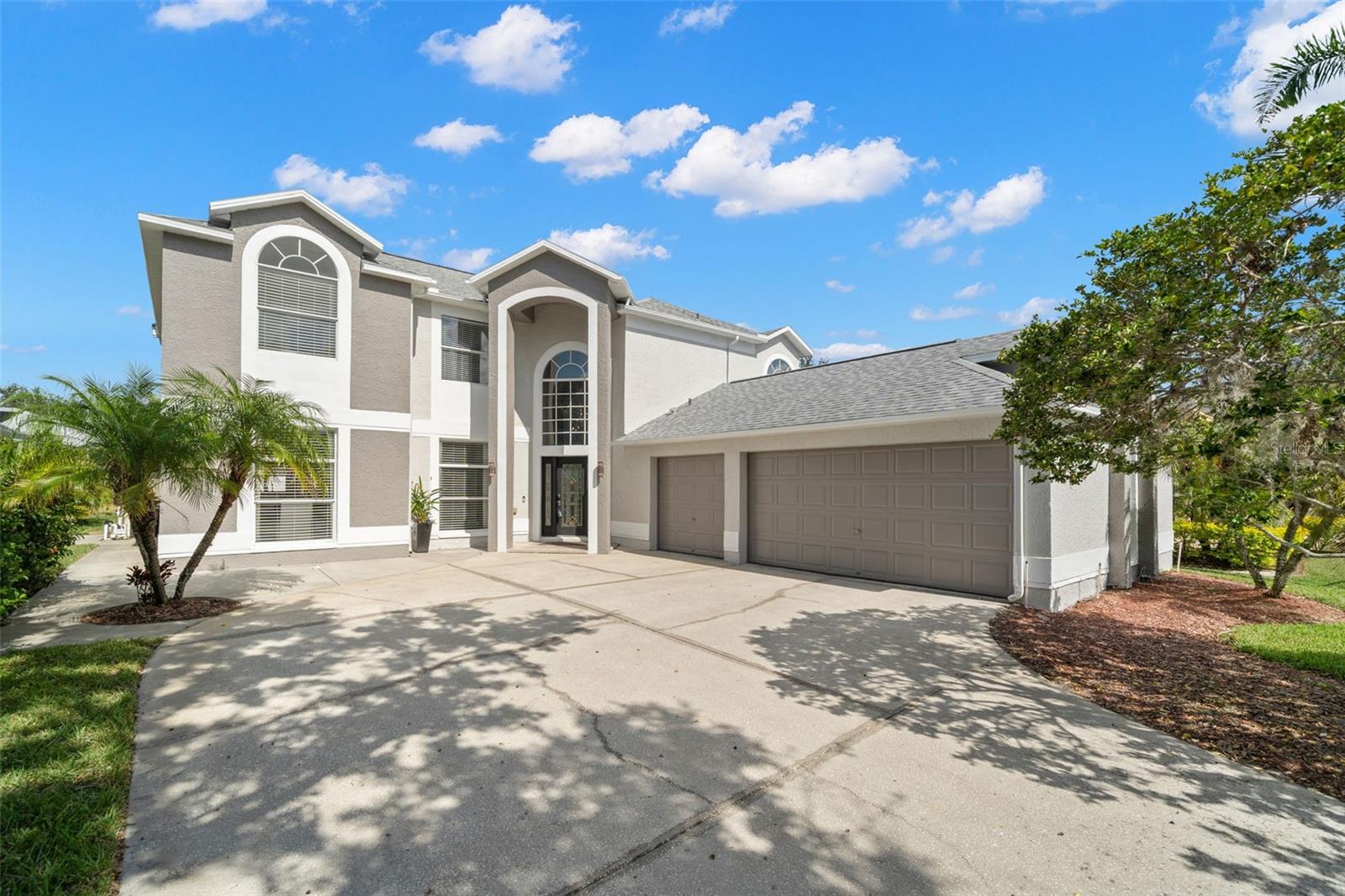 Listing photo id 2 for 4915 Augusta Avenue