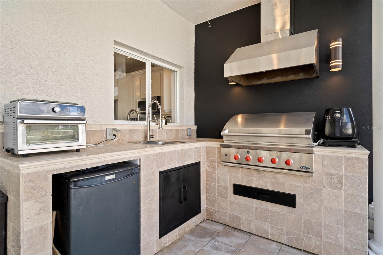 Listing photo id 47 for 4915 Augusta Avenue