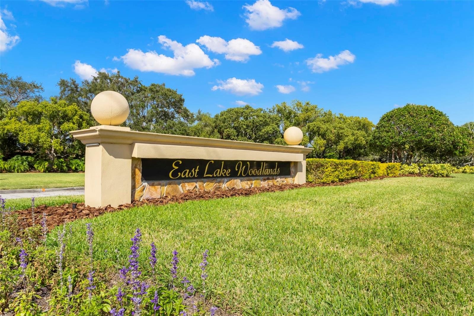 Listing photo id 57 for 4915 Augusta Avenue