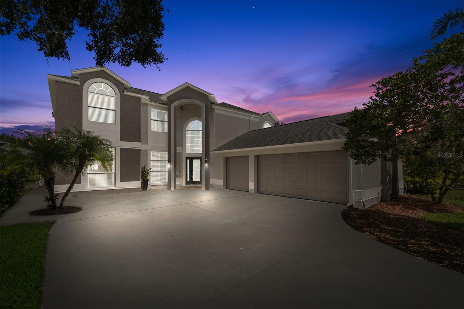 Listing photo id 4 for 4915 Augusta Avenue