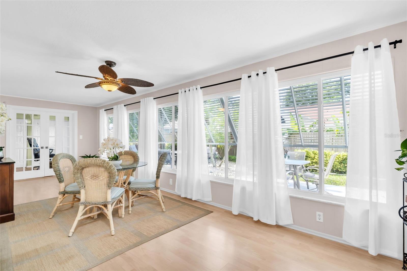 Image 19 of 55 For 2936 Macalpin Drive W