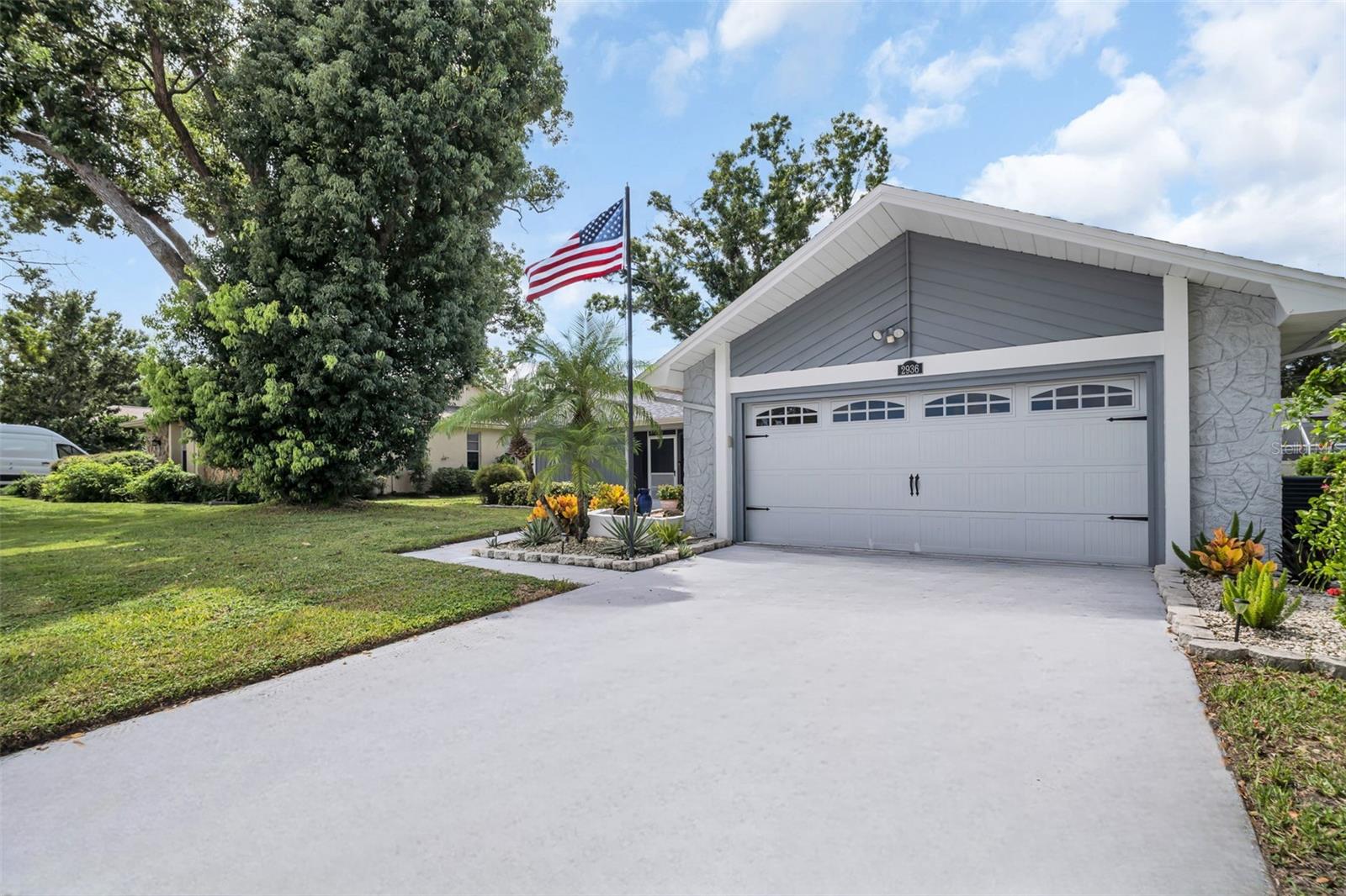 Image 2 of 55 For 2936 Macalpin Drive W