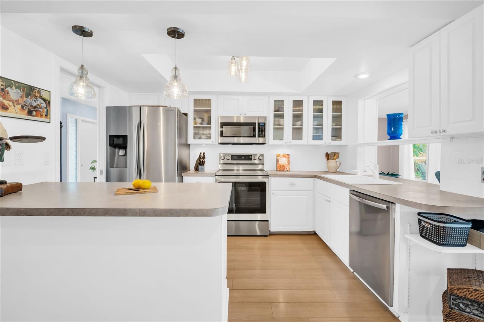 Image 23 of 55 For 2936 Macalpin Drive W