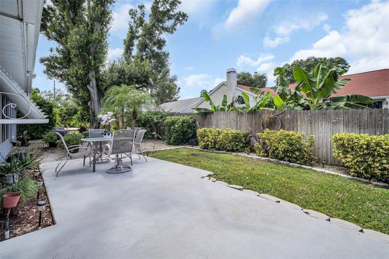 Image 34 of 55 For 2936 Macalpin Drive W