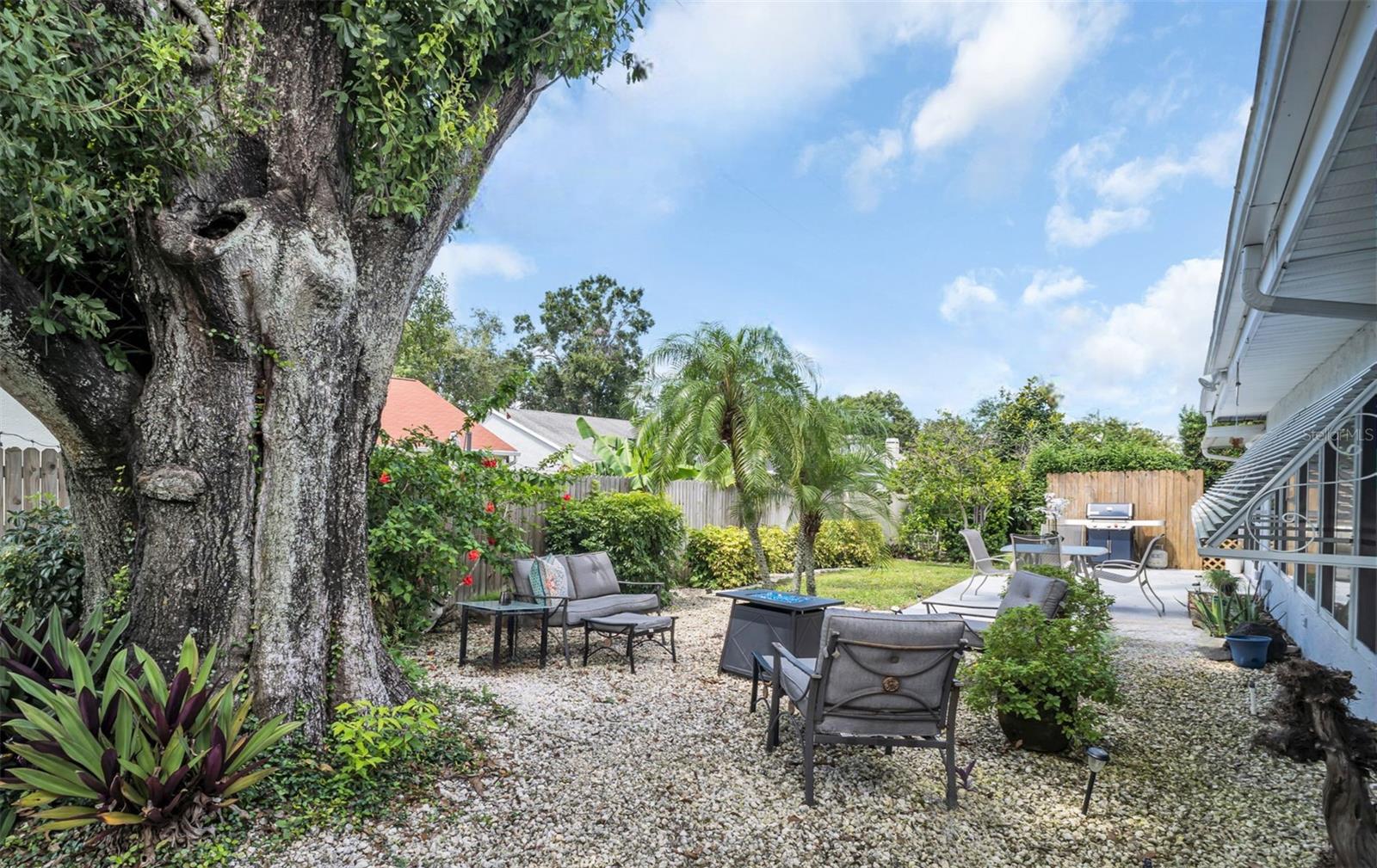 Image 35 of 55 For 2936 Macalpin Drive W