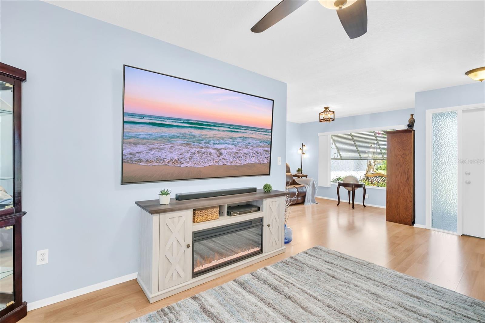 Image 6 of 55 For 2936 Macalpin Drive W