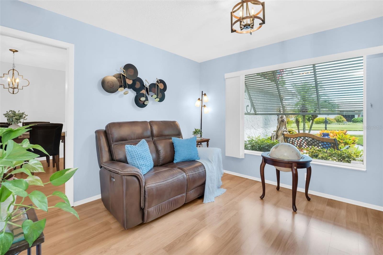 Image 9 of 55 For 2936 Macalpin Drive W
