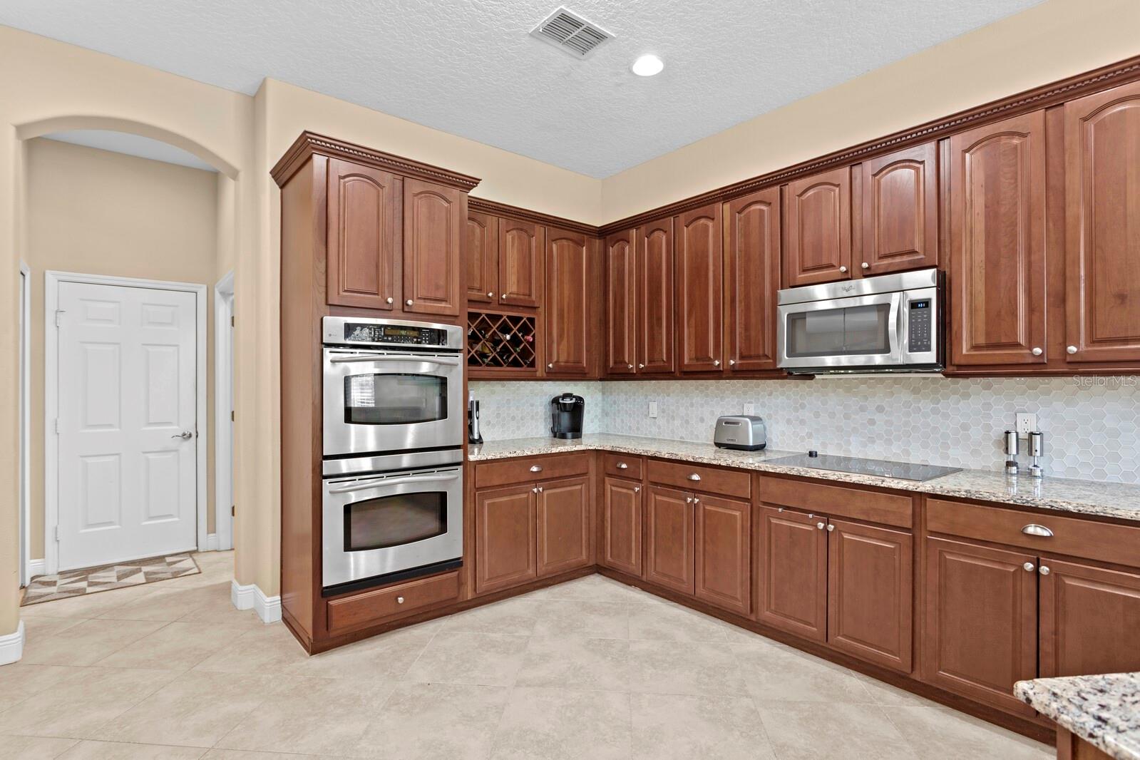 Image 22 of 70 For 10103 Evergreen Hill Drive