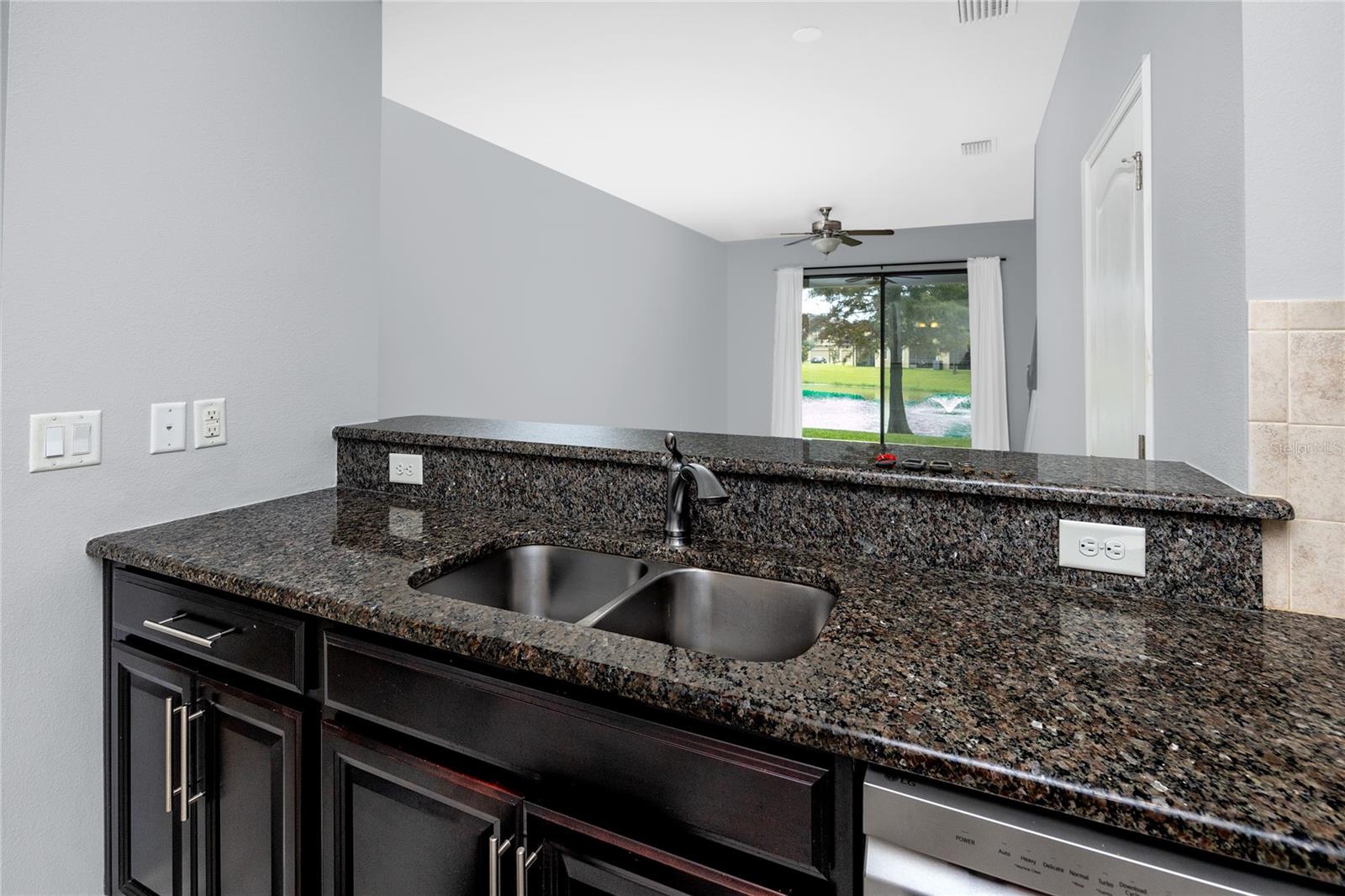 Image 10 of 33 For 5117 Bay Isle Circle