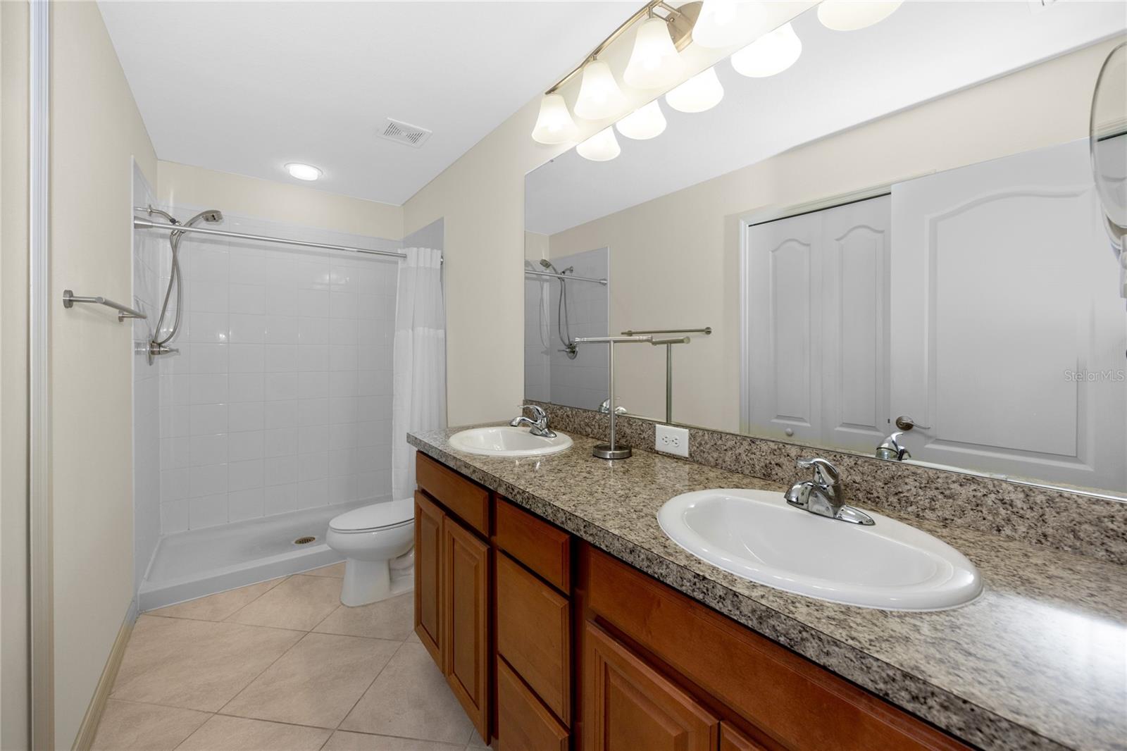 Image 19 of 33 For 5117 Bay Isle Circle