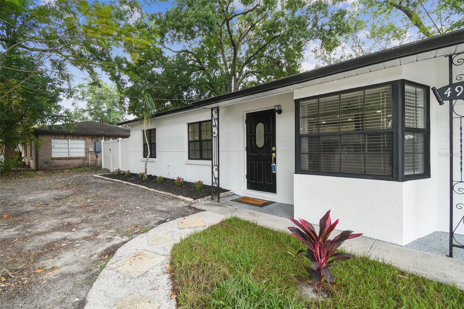 Image 3 of 52 For 4910 Darby Avenue
