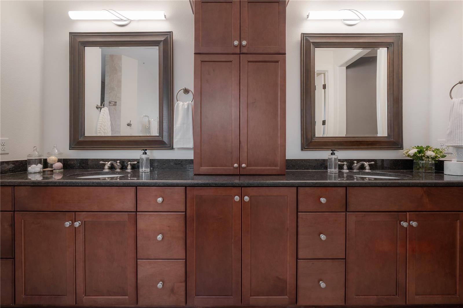 Listing photo id 23 for 2937 Bayshore Court