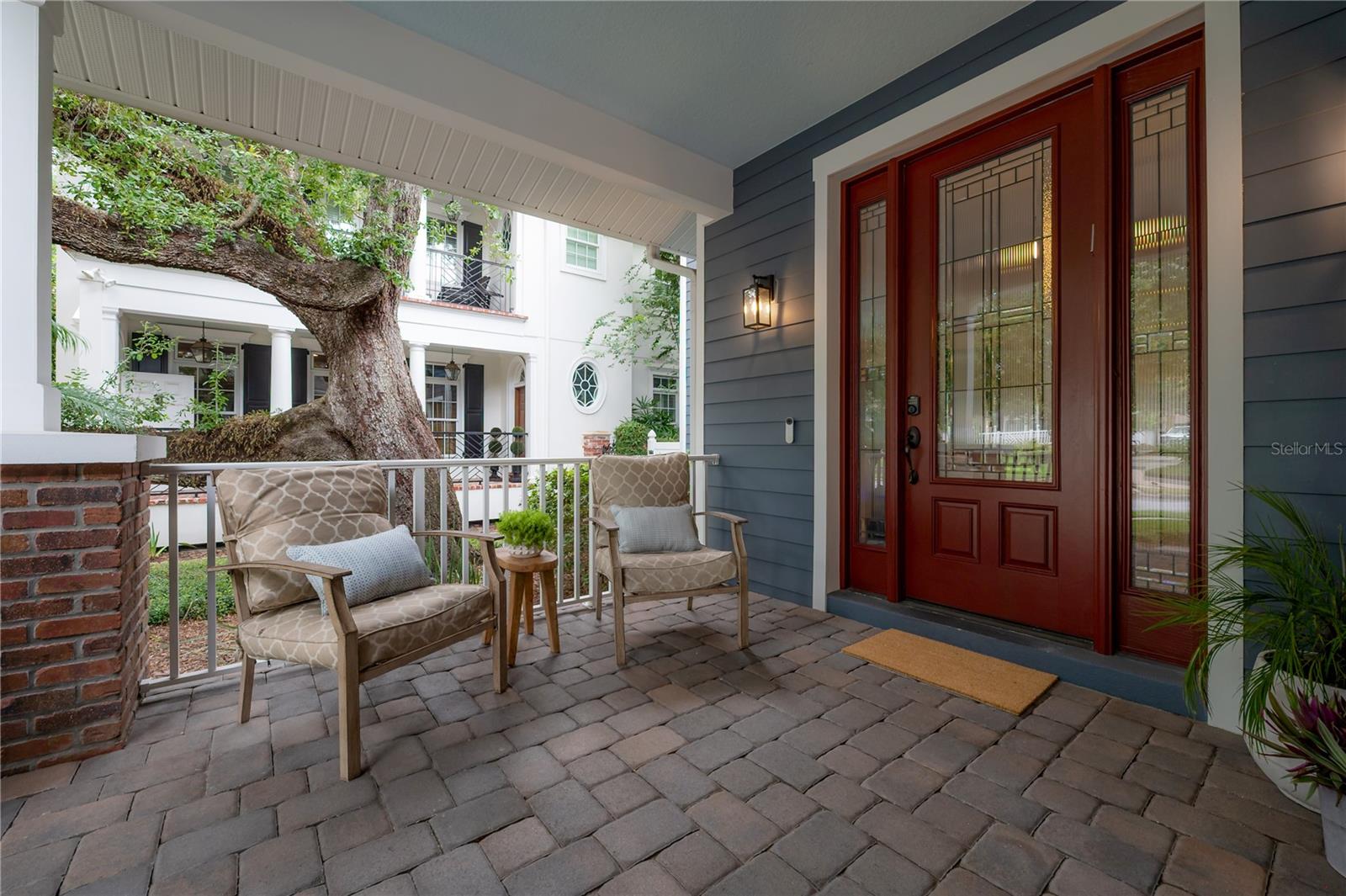 Listing photo id 2 for 2937 Bayshore Court