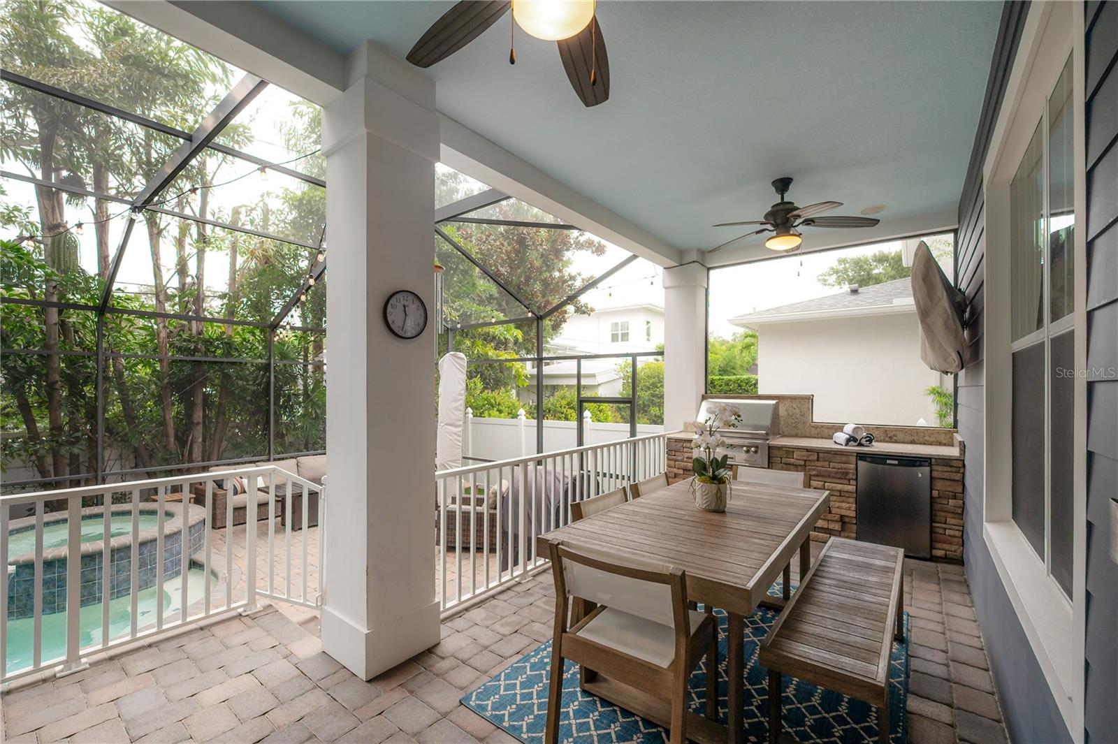 Listing photo id 40 for 2937 Bayshore Court