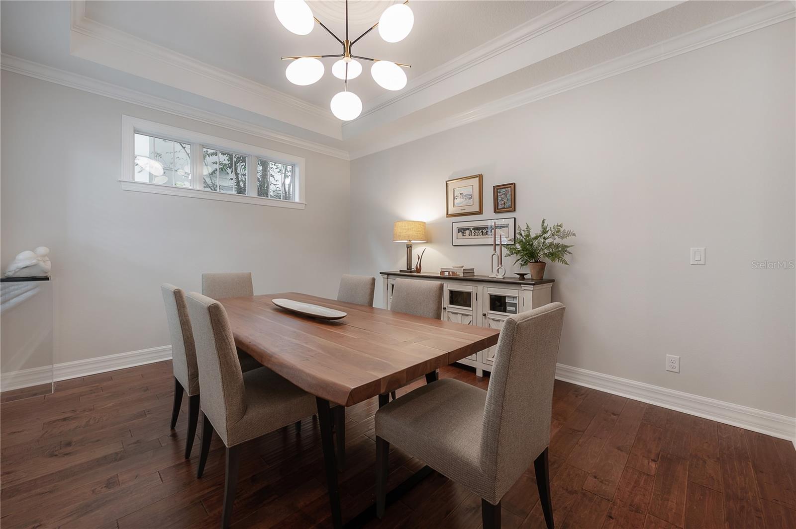 Listing photo id 6 for 2937 Bayshore Court