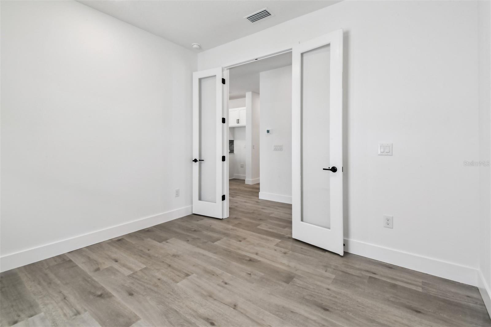Listing photo id 14 for 11828 Mile Marsh Drive