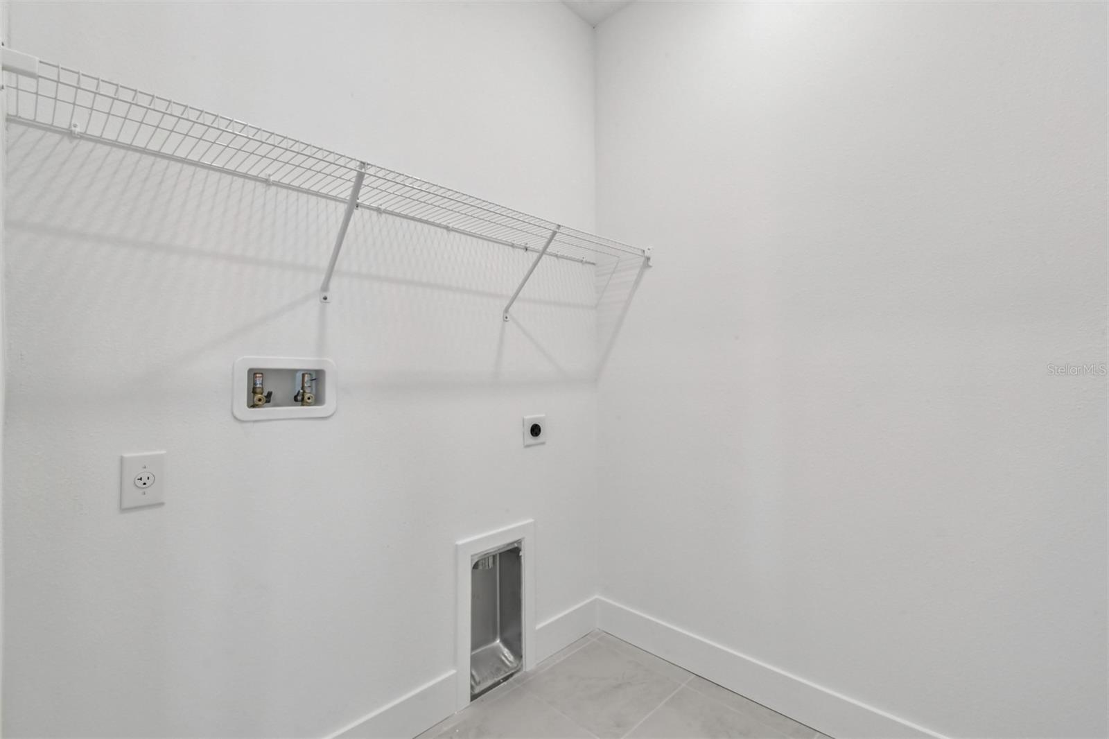 Listing photo id 15 for 11828 Mile Marsh Drive