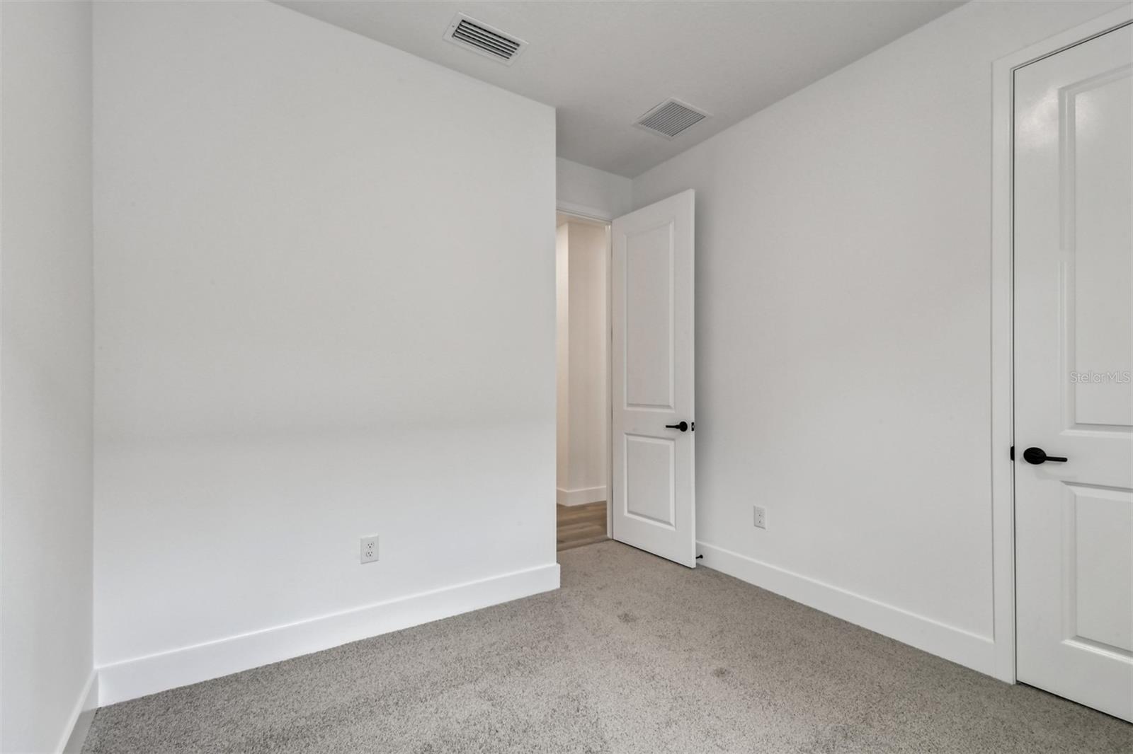 Listing photo id 17 for 11828 Mile Marsh Drive