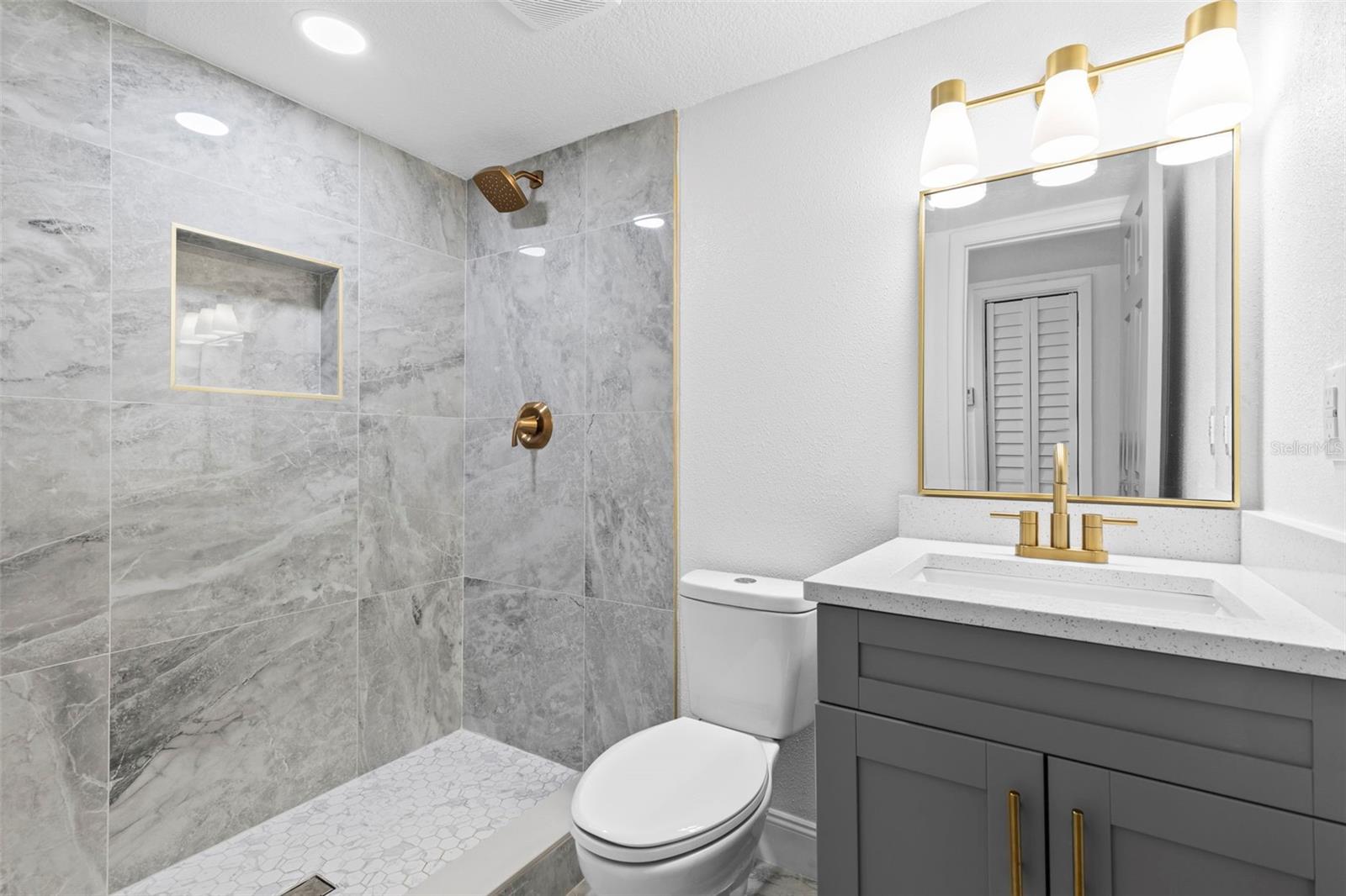 Image 17 of 26 For 3226 Clifford Sample Drive