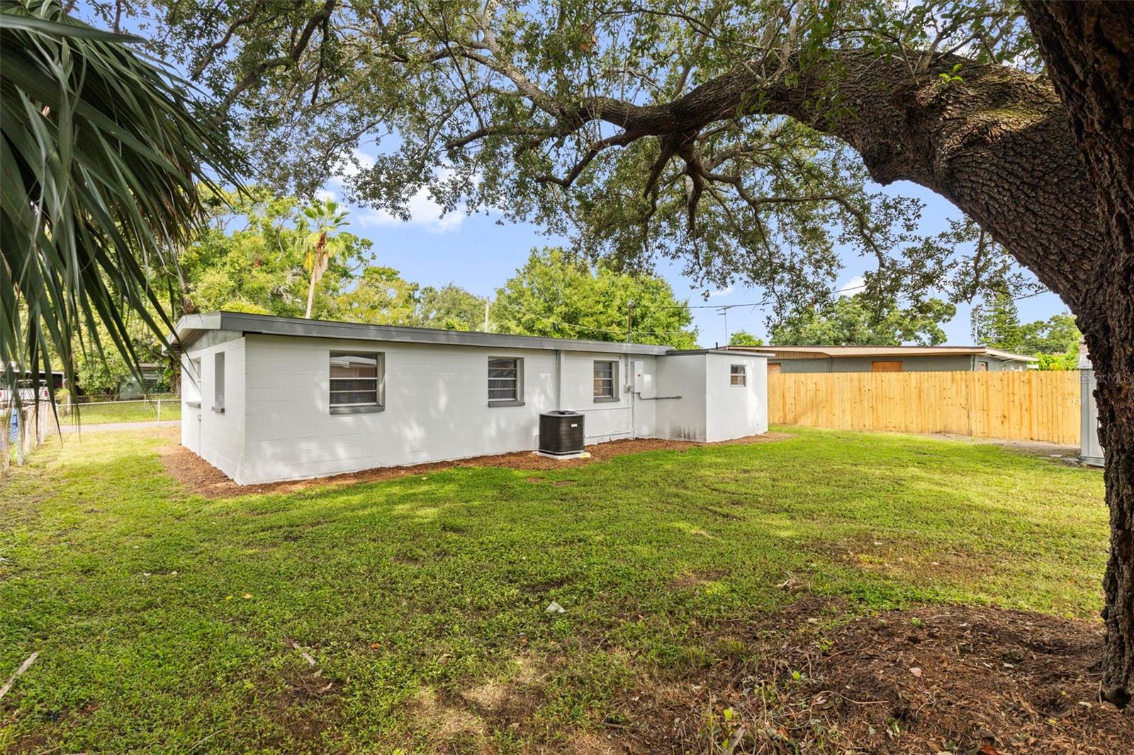 Image 21 of 26 For 3226 Clifford Sample Drive