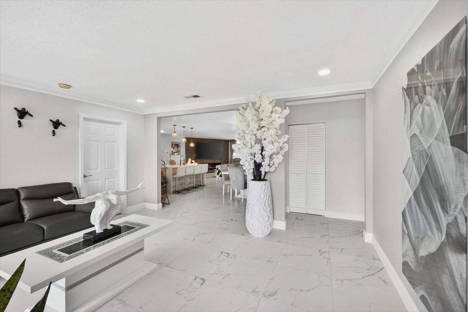 Image 7 of 62 For 7321 Brookview Circle