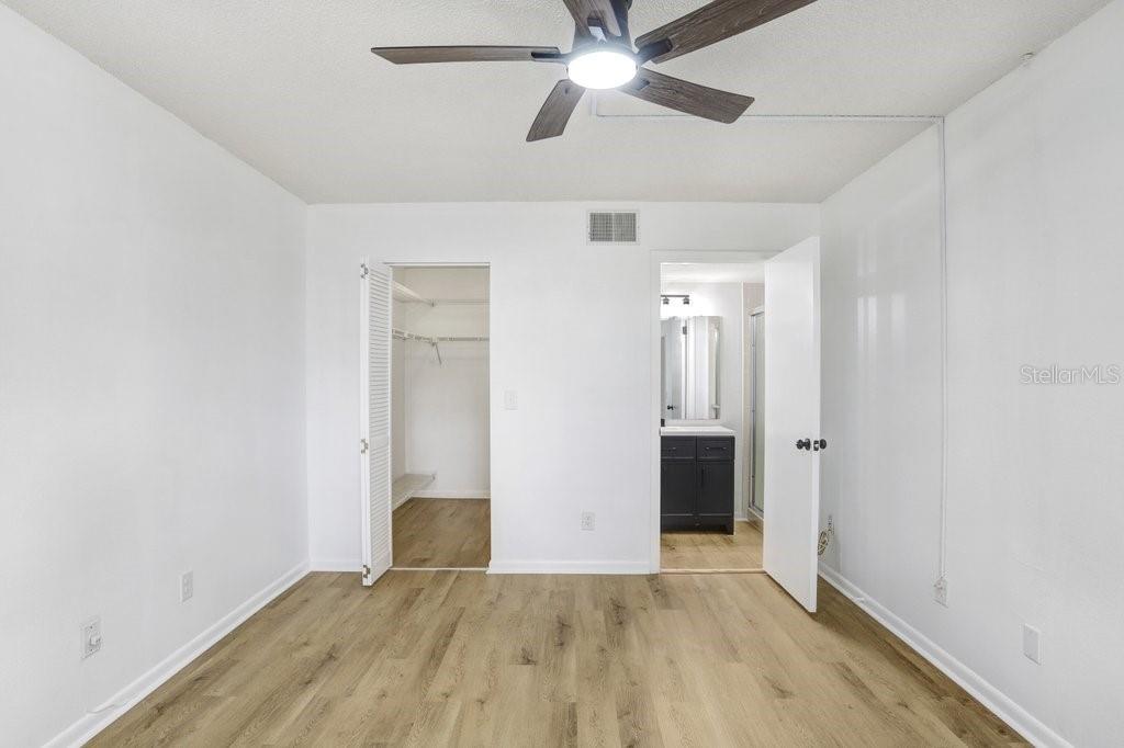 Image 10 of 17 For 1420 Oak Hill Drive 102