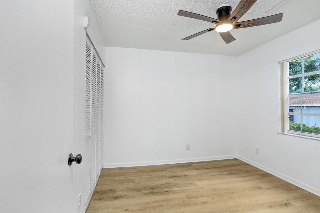 Image 12 of 17 For 1420 Oak Hill Drive 102