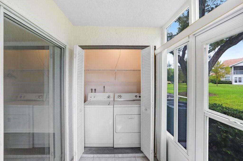 Image 14 of 17 For 1420 Oak Hill Drive 102