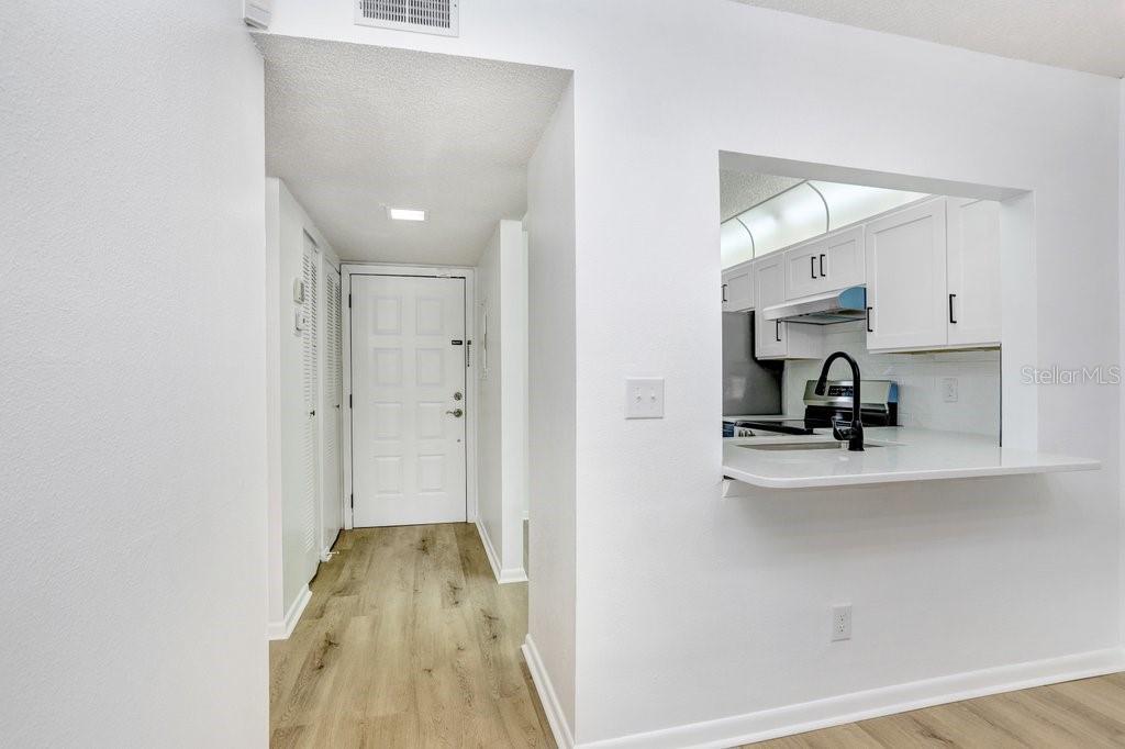 Image 6 of 17 For 1420 Oak Hill Drive 102