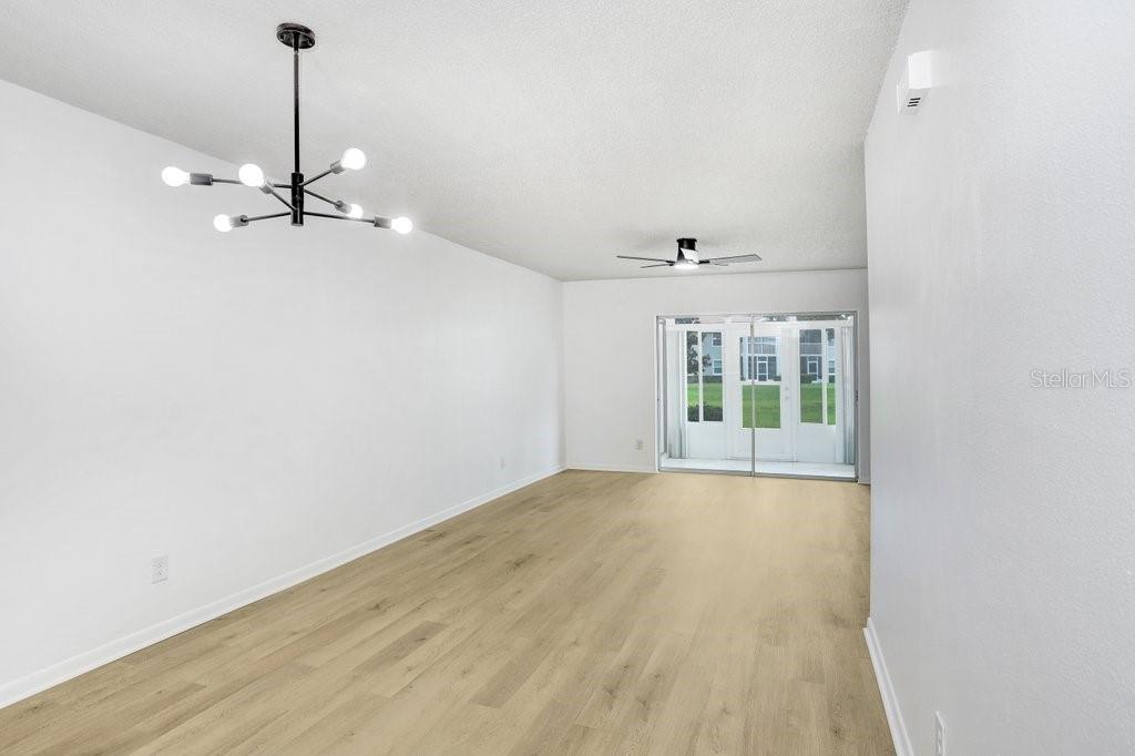 Image 8 of 17 For 1420 Oak Hill Drive 102