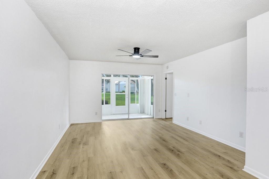 Image 9 of 17 For 1420 Oak Hill Drive 102