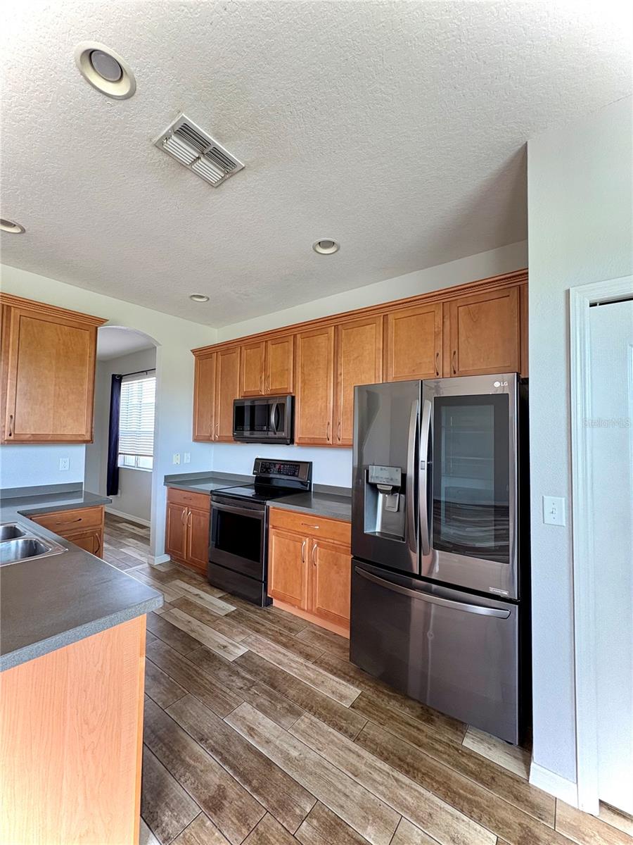 Image 10 of 21 For 351 Fairmont Drive