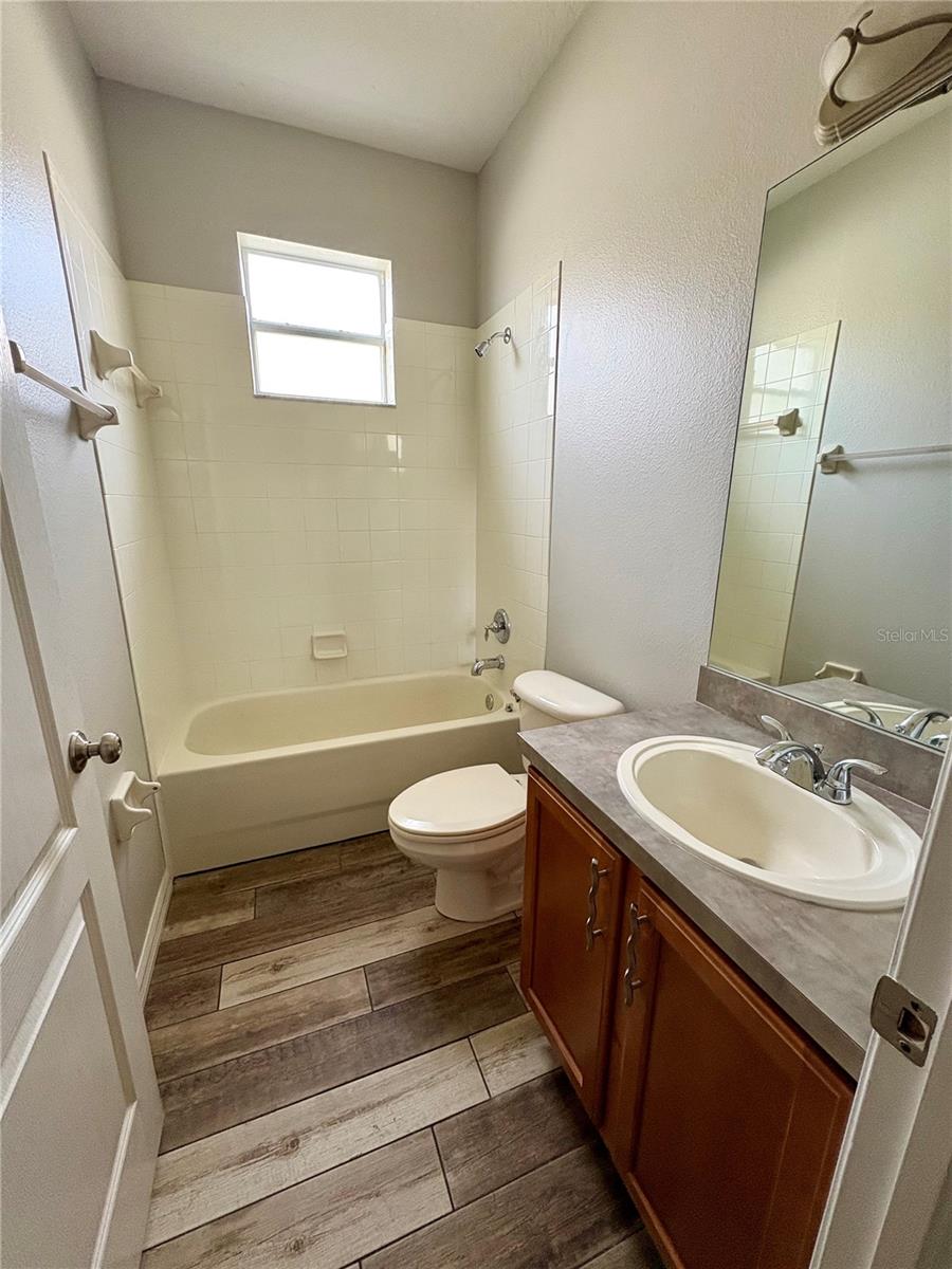 Image 17 of 21 For 351 Fairmont Drive