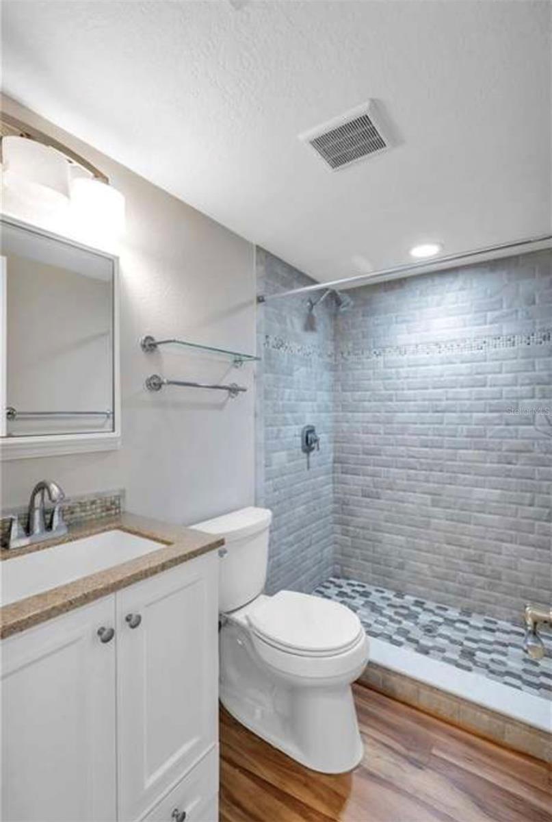 Image 16 of 28 For 1250 Pinellas Avenue 407