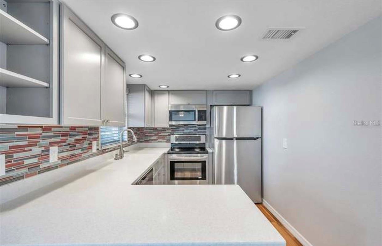 Image 7 of 28 For 1250 Pinellas Avenue 407